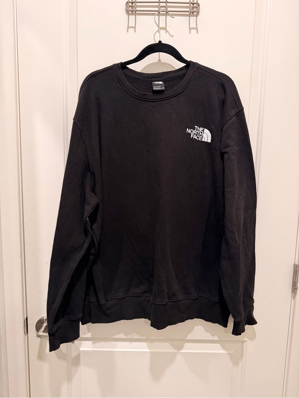 The North Face Sweatshirt
Size XXL Black Crewneck
Pullover Men’s